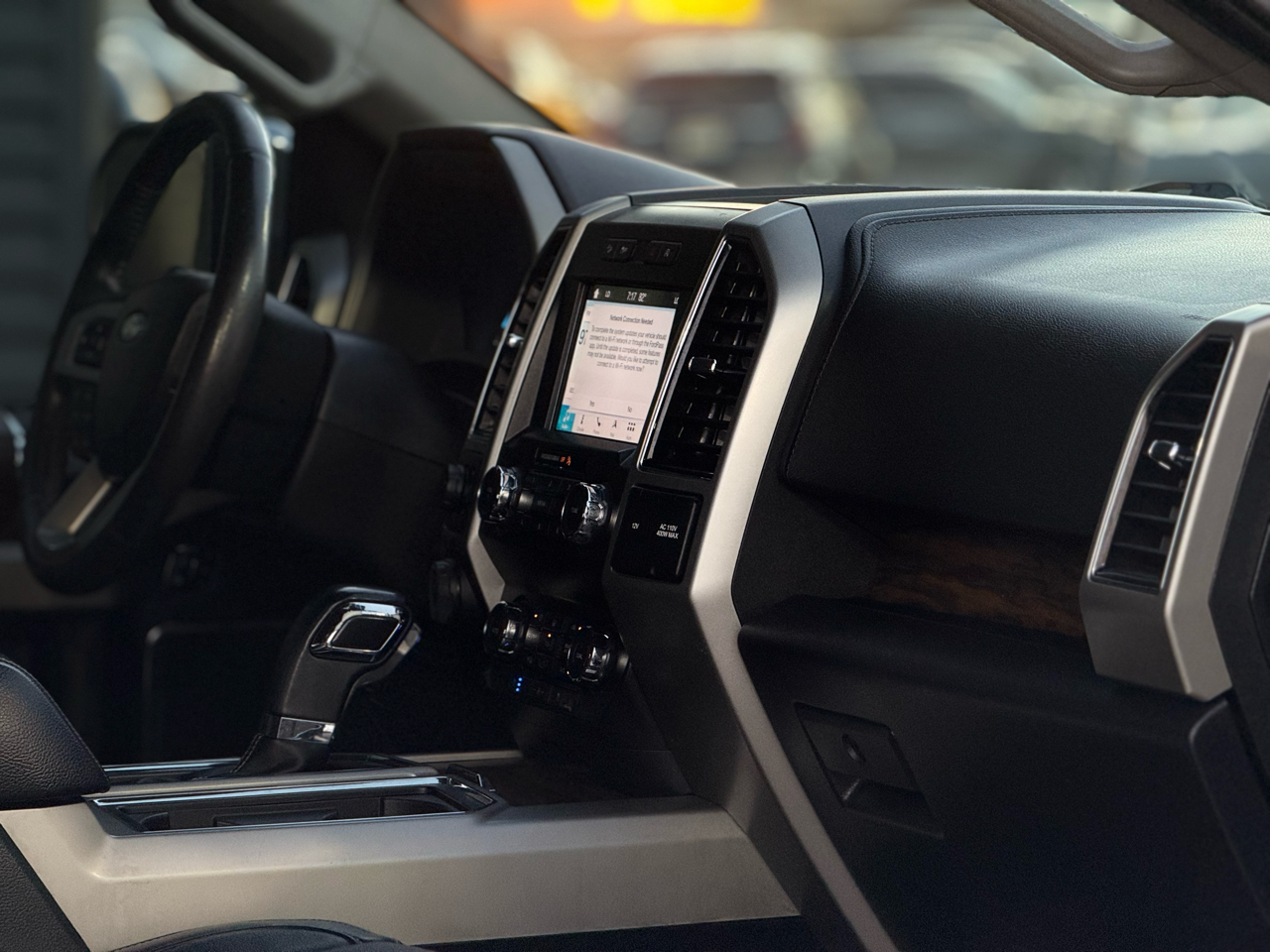 Ford F-150 Lariat 4WD SuperCrew 5.5' Box 2019 Ford F-150 Lariat 4WD SuperCrew 5.5' Box 2019