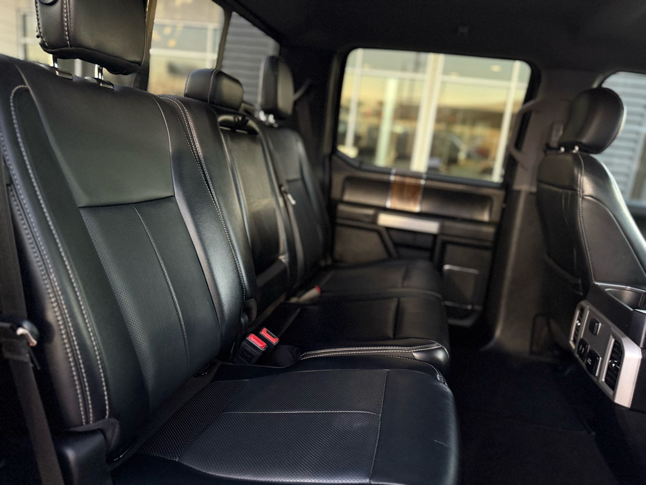 Ford F-150 Lariat 4WD SuperCrew 5.5' Box 2019 Ford F-150 Lariat 4WD SuperCrew 5.5' Box 2019