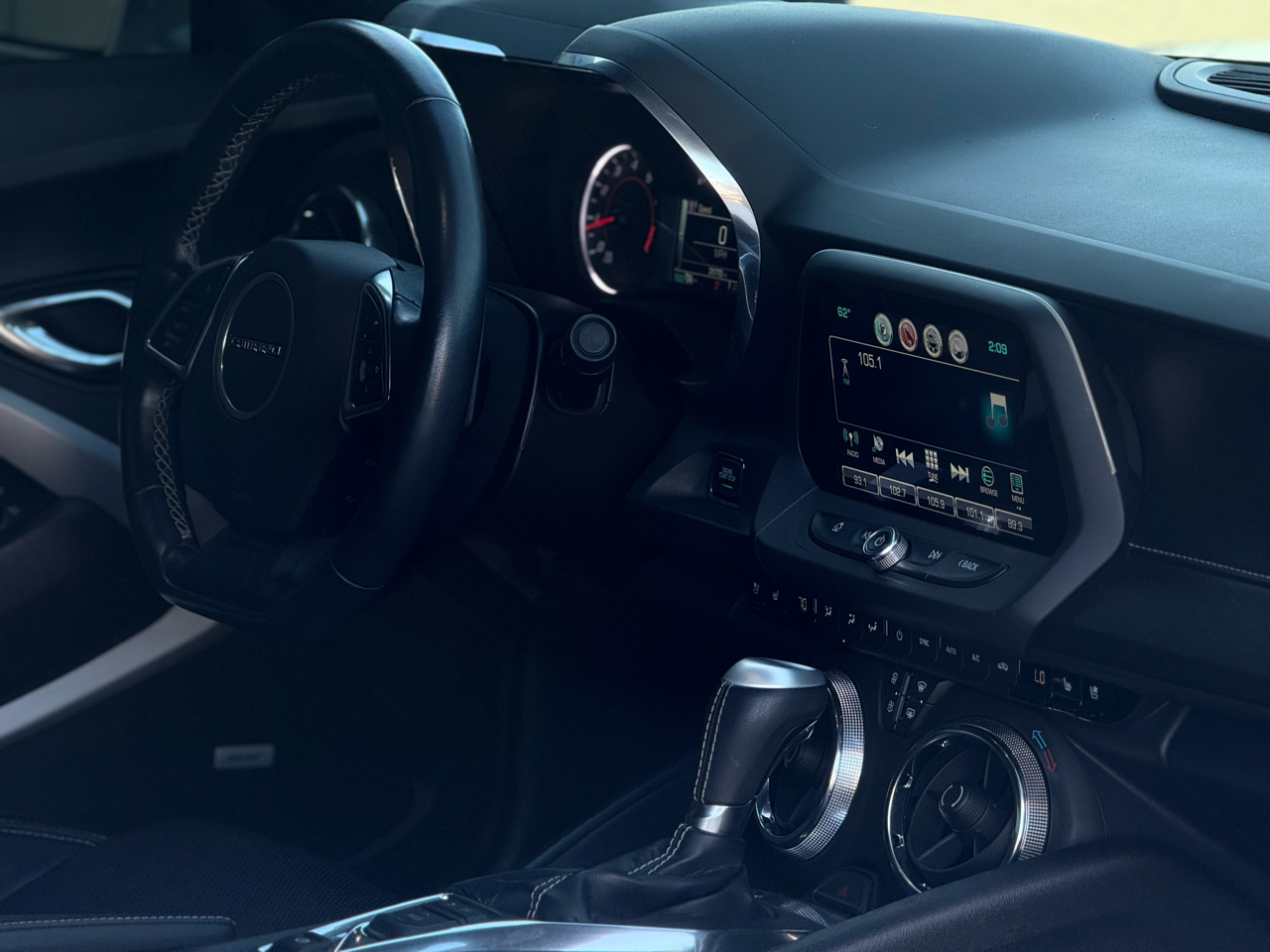 Chevrolet Camaro 2dr Cpe 2LT 2018