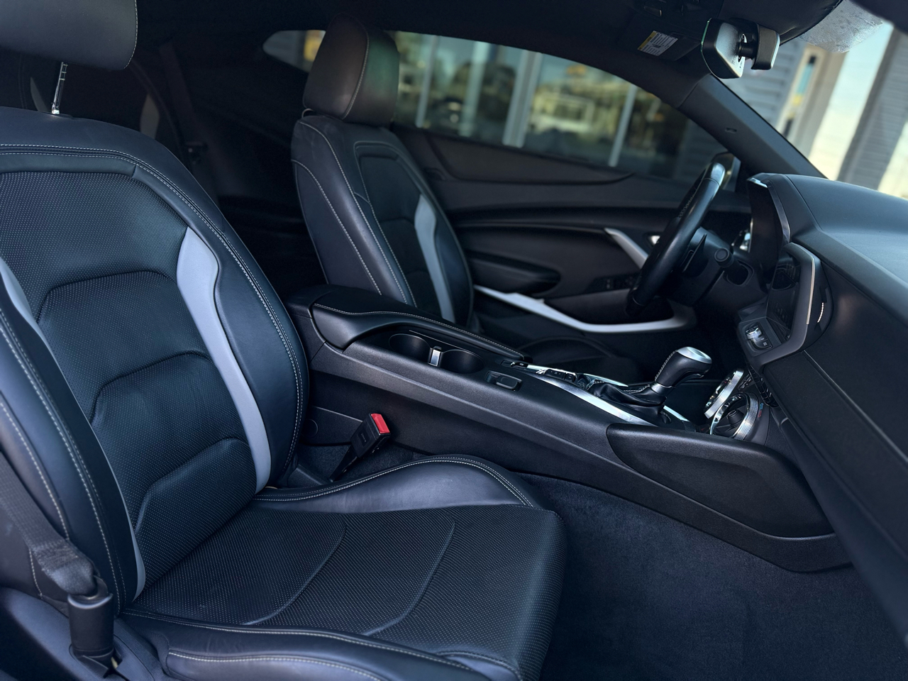 Chevrolet Camaro 2dr Cpe 2LT 2018