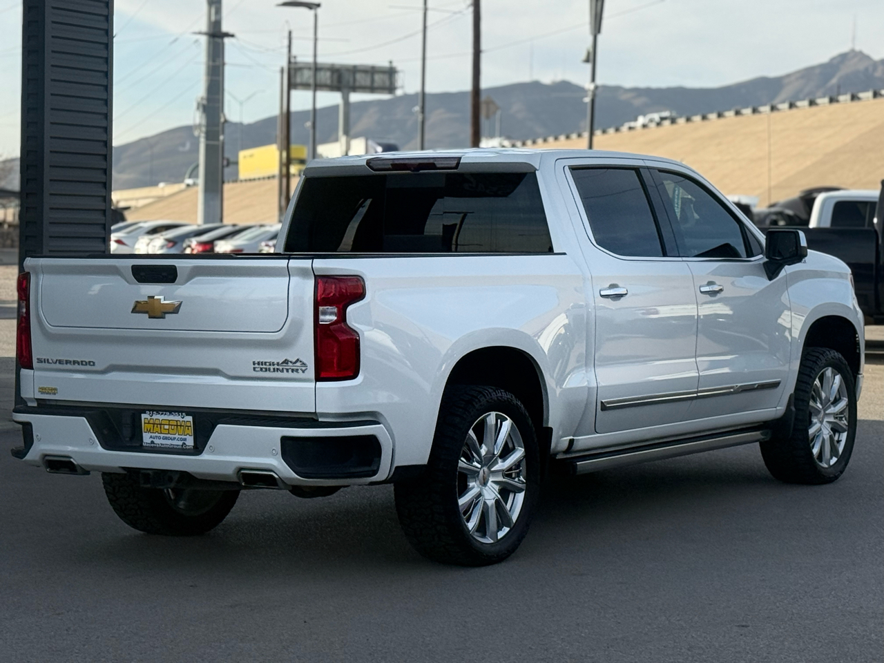 Chevrolet Silverado 1500 4WD Crew Cab 147" High Country 2022