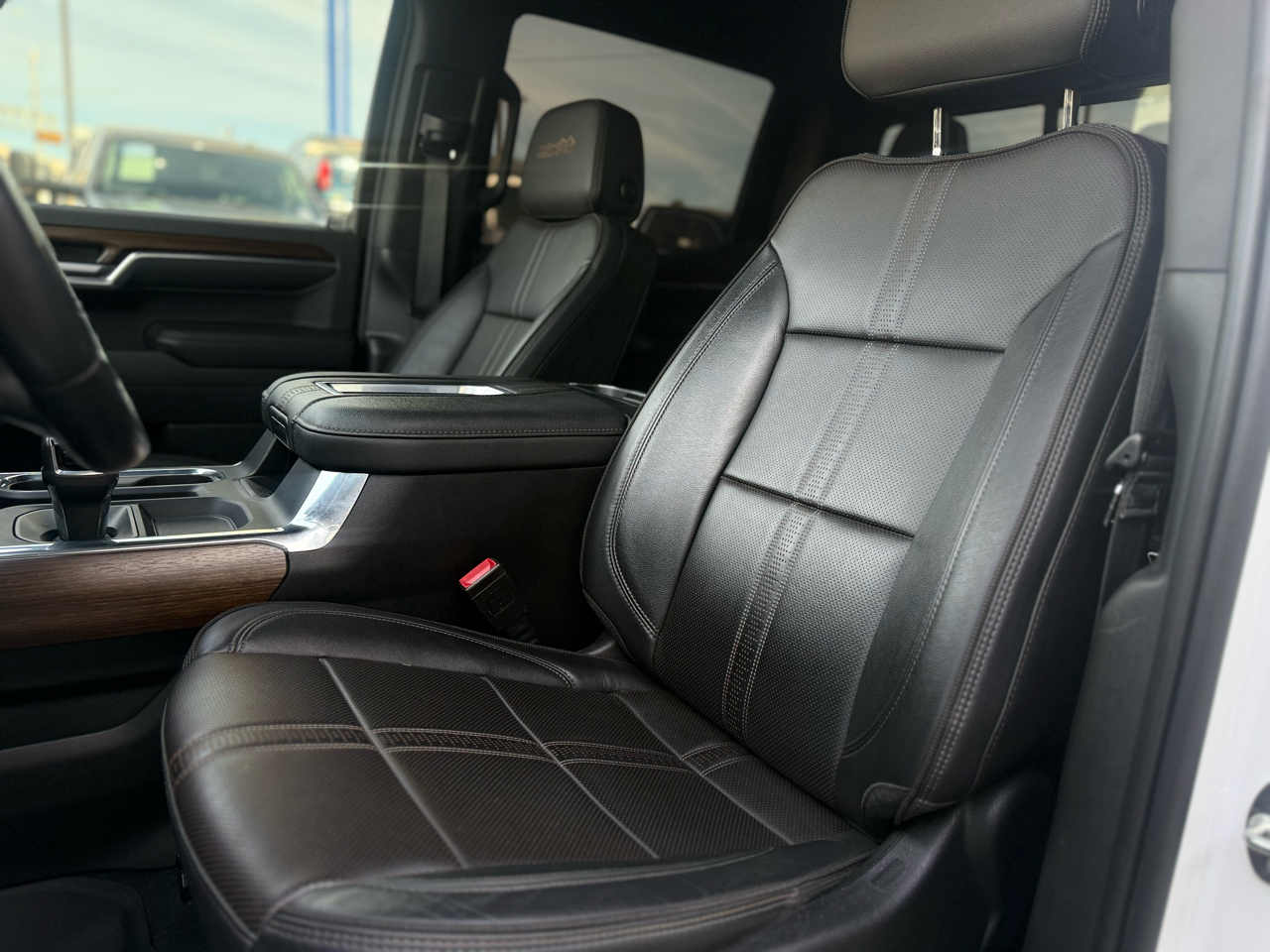 Chevrolet Silverado 1500 4WD Crew Cab 147" High Country 2022