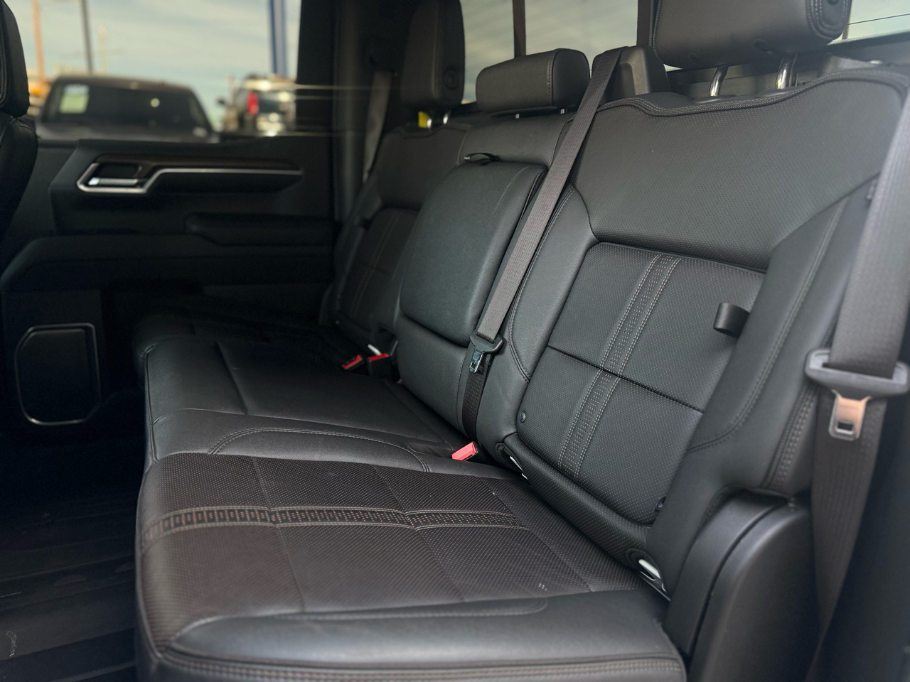 Chevrolet Silverado 1500 4WD Crew Cab 147" High Country 2022