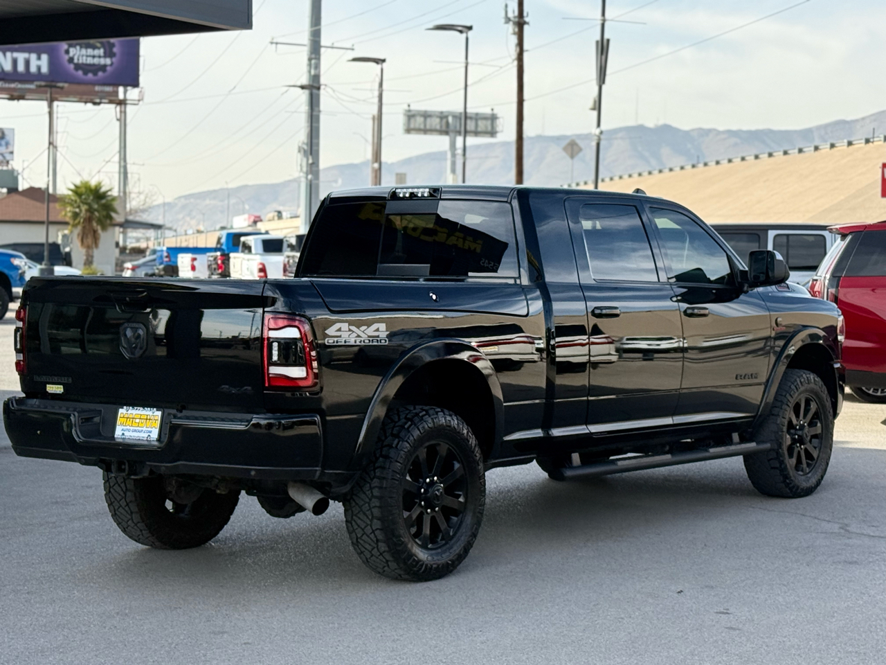 RAM 2500 Laramie 4x4 Mega Cab 6'4" Box 2020