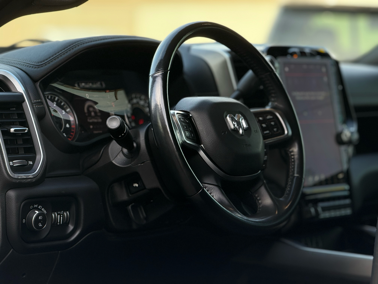 RAM 2500 Laramie 4x4 Mega Cab 6'4" Box 2020