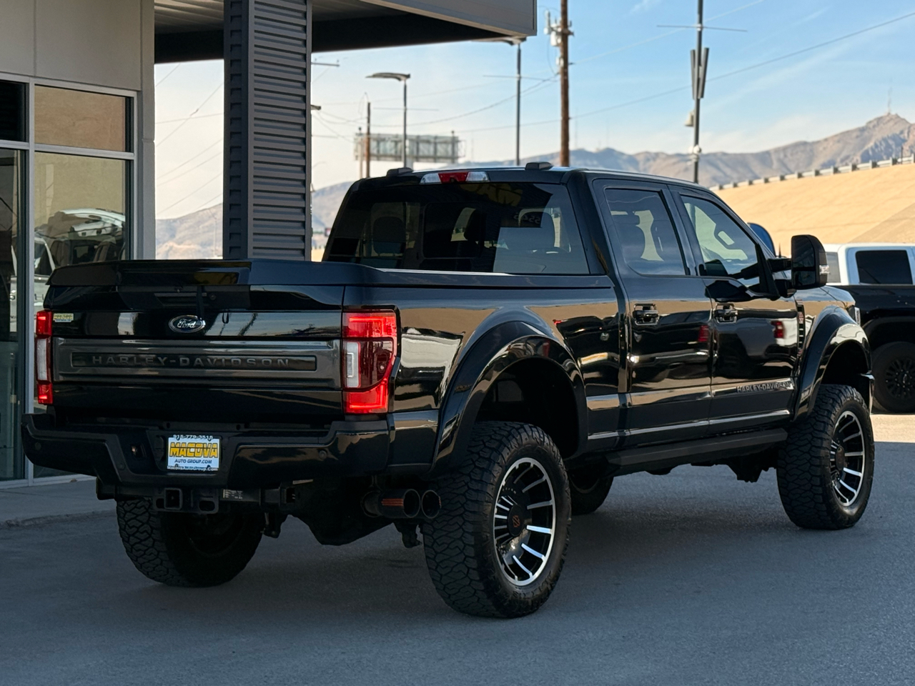 Ford Super Duty F-250 SRW Lariat 4WD Crew Cab 8' Box 2021