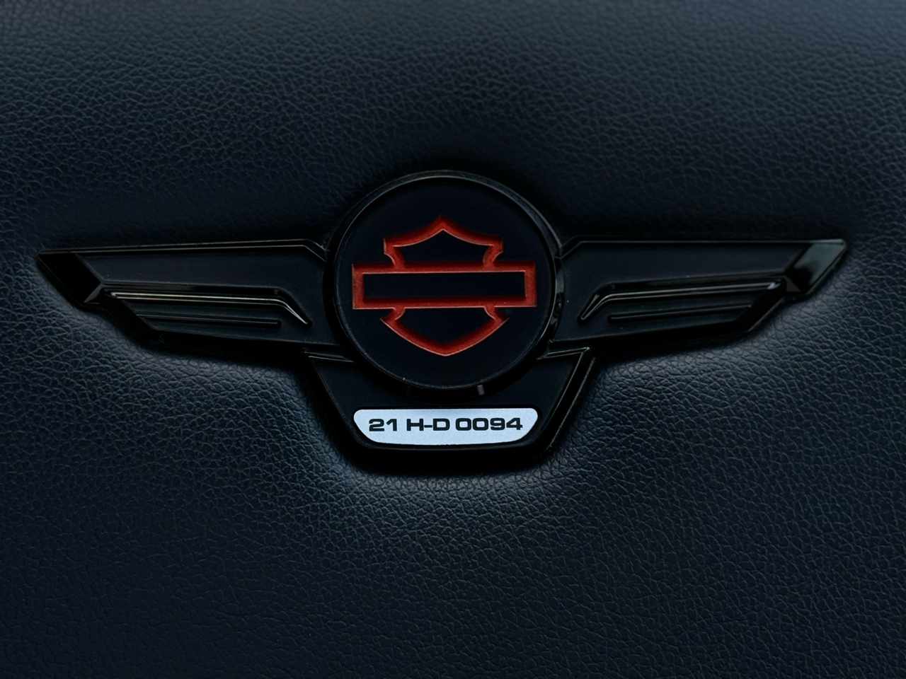 Ford Super Duty F-250 SRW Lariat 4WD Crew Cab 8' Box 2021