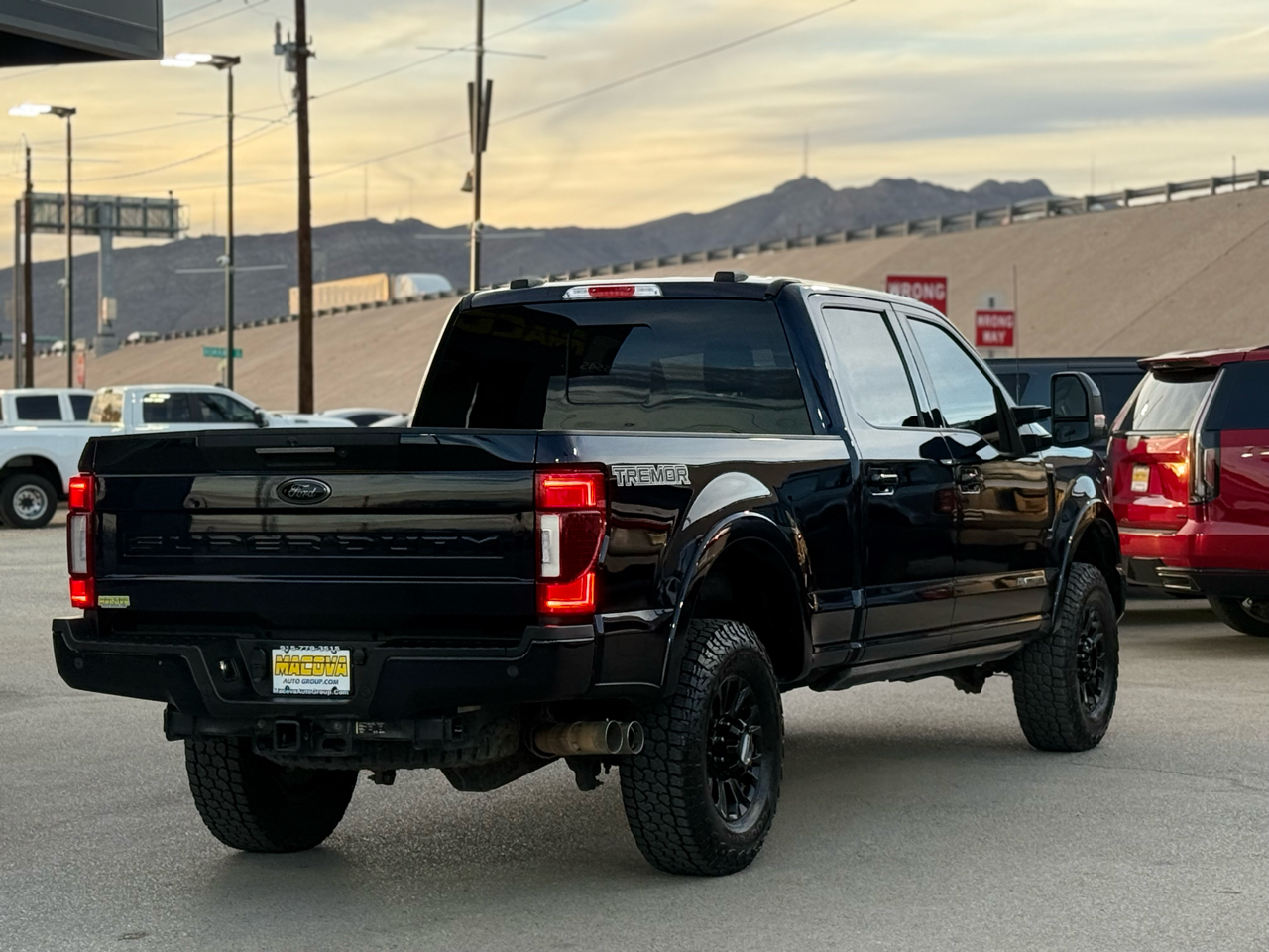 Ford Super Duty F-250 SRW Lariat 4WD Crew Cab 8' Box 2021