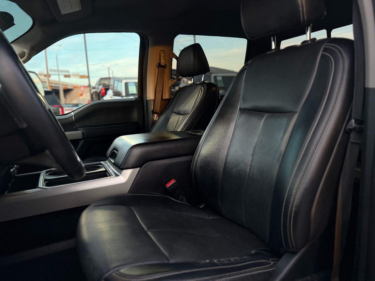 Ford Super Duty F-250 SRW Lariat 4WD Crew Cab 8' Box 2021