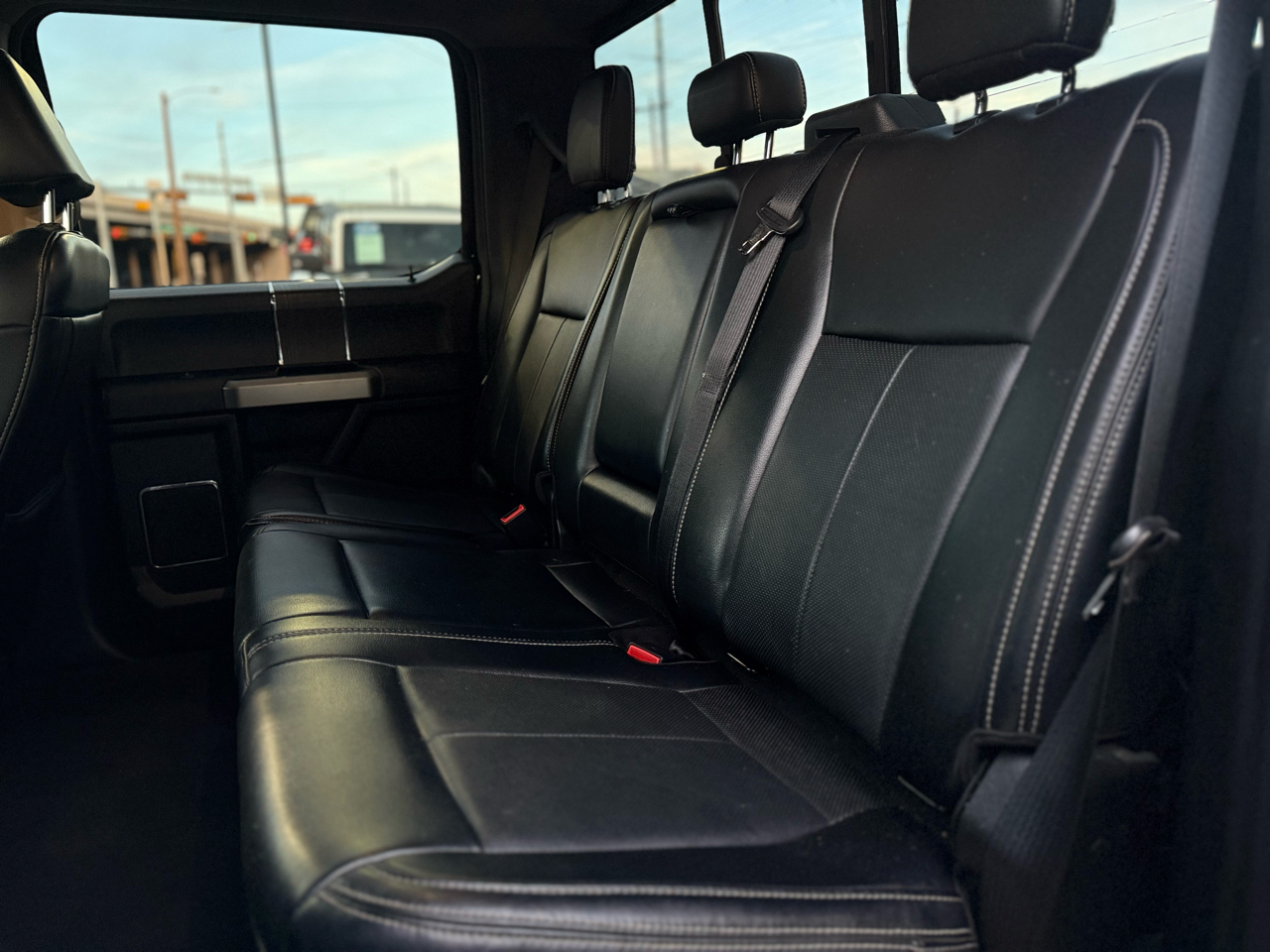 Ford Super Duty F-250 SRW Lariat 4WD Crew Cab 8' Box 2021