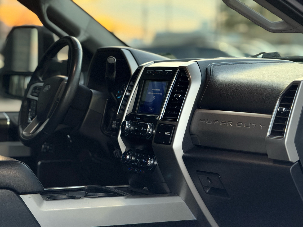 Ford Super Duty F-250 SRW Lariat 4WD Crew Cab 8' Box 2021