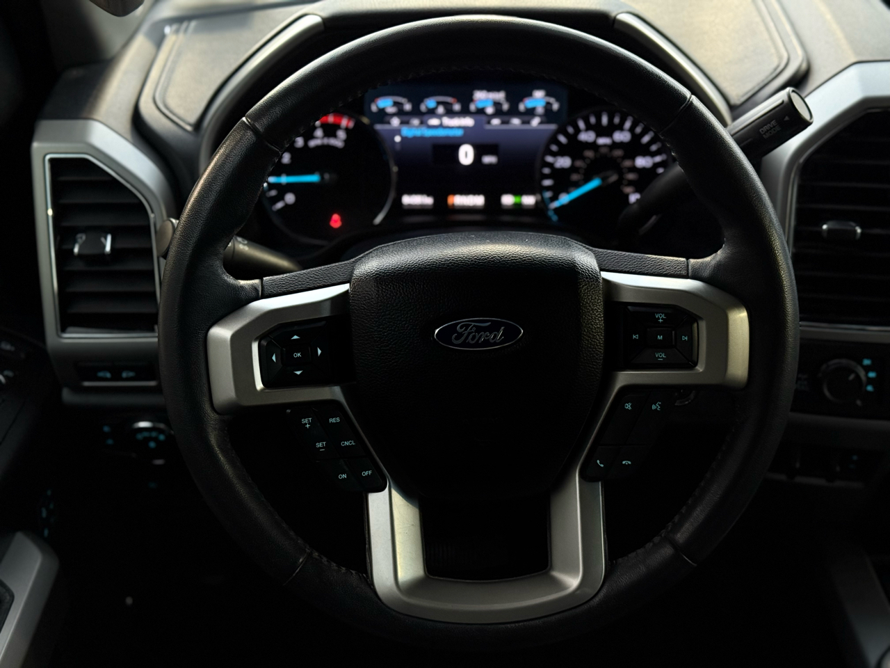 Ford Super Duty F-250 SRW Lariat 4WD Crew Cab 8' Box 2021