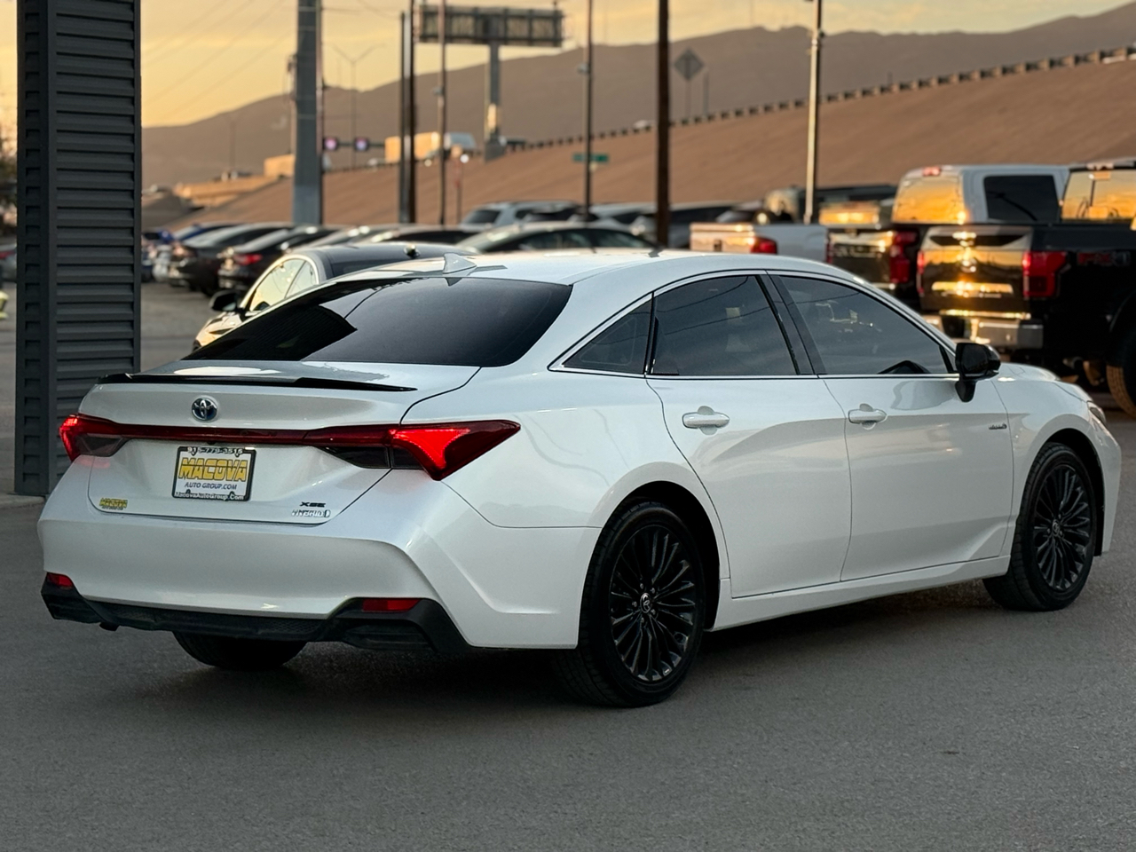 Toyota Avalon Hybrid XSE FWD (Natl) 2021