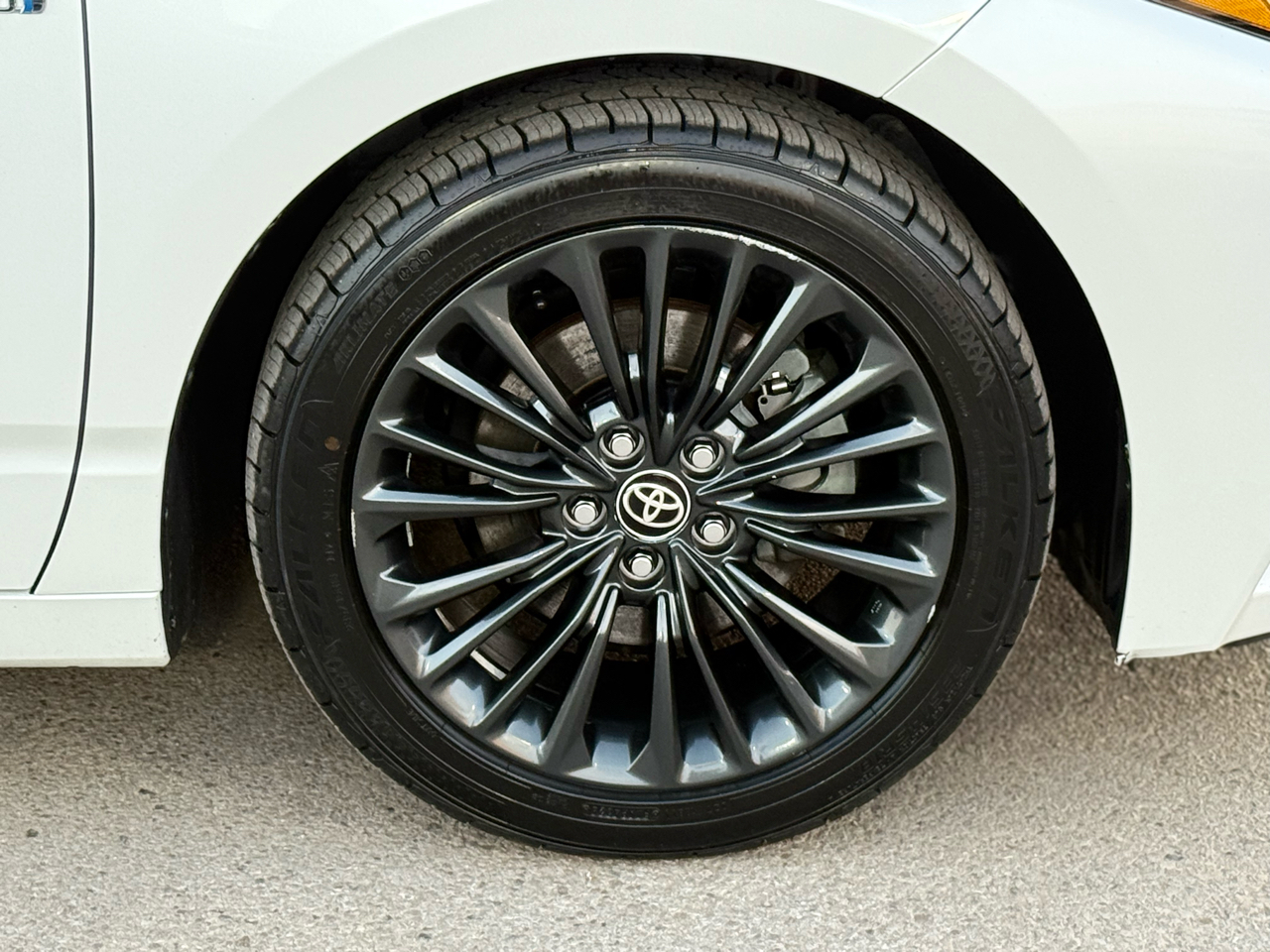 Toyota Avalon Hybrid XSE FWD (Natl) 2021