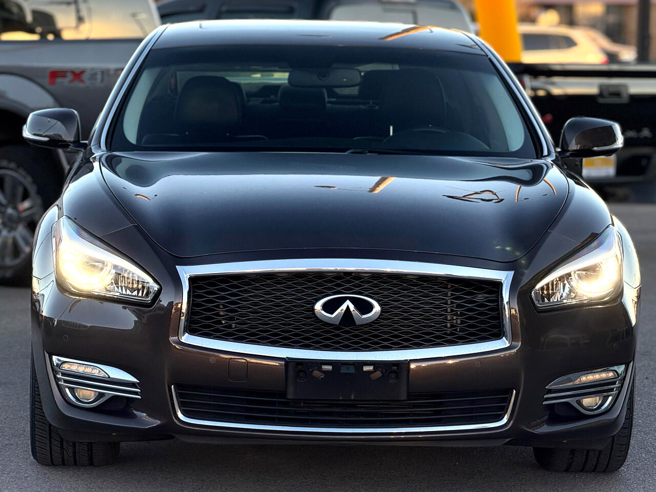 Infiniti Q70 3.7 LUXE AWD 2019