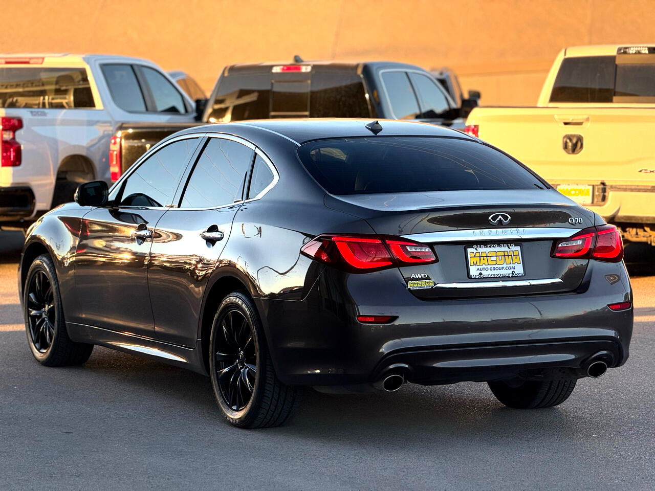 Infiniti Q70 3.7 LUXE AWD 2019