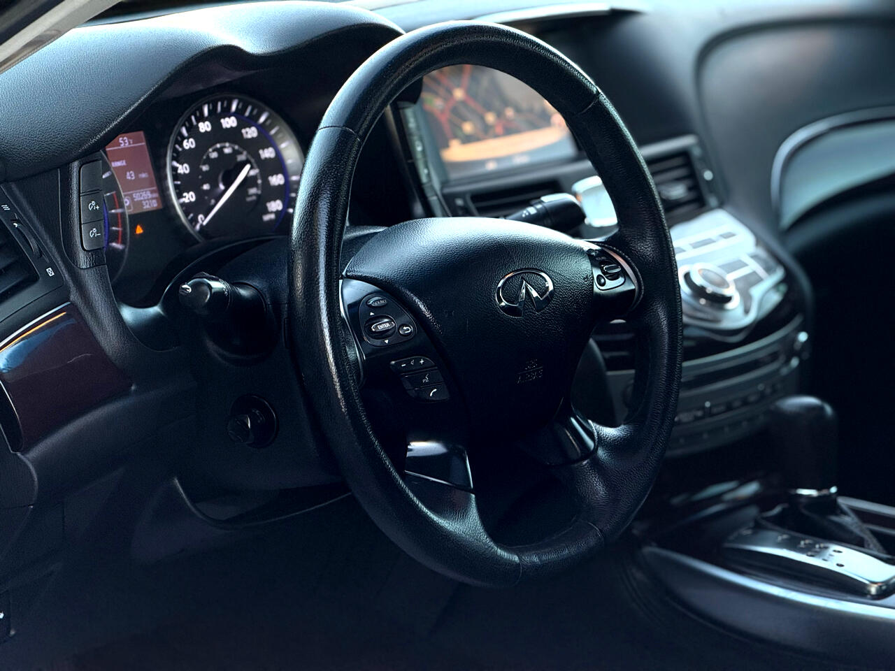 Infiniti Q70 3.7 LUXE AWD 2019