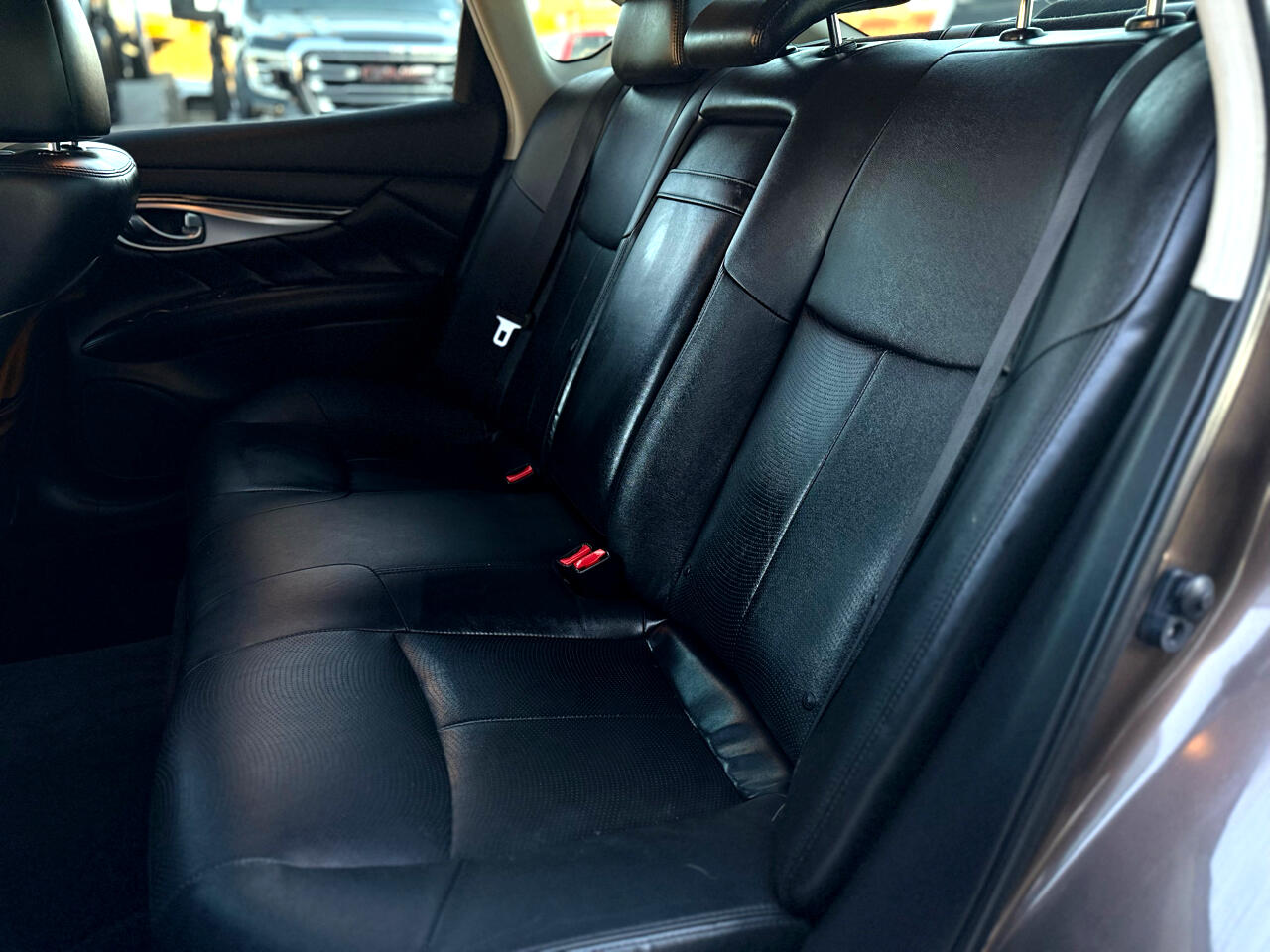 Infiniti Q70 3.7 LUXE AWD 2019