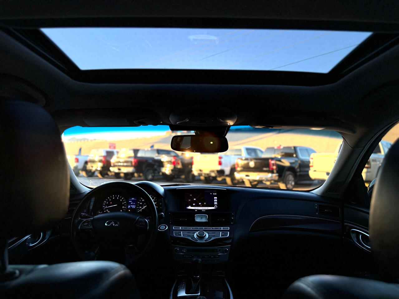 Infiniti Q70 3.7 LUXE AWD 2019