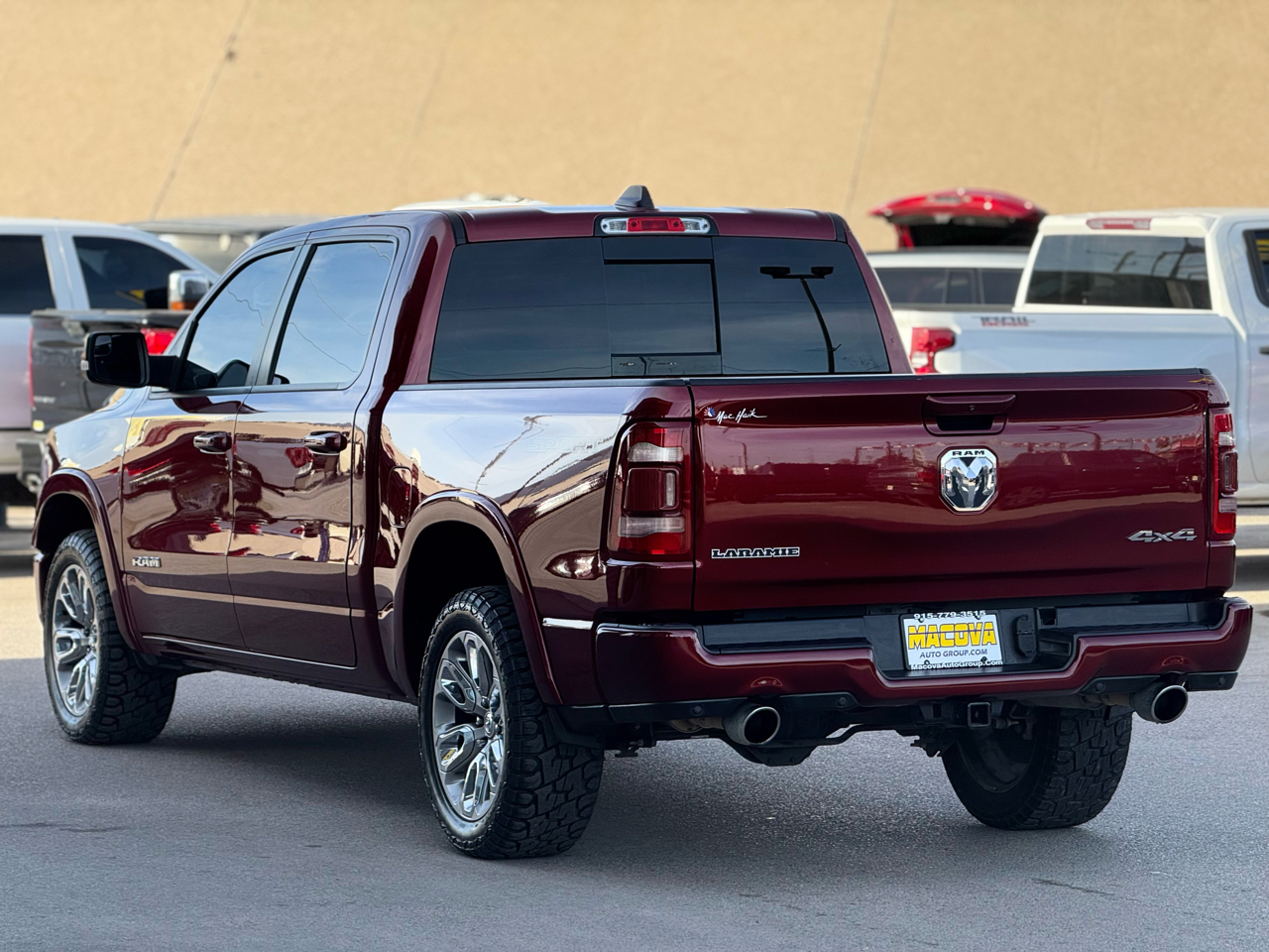 RAM 1500 Laramie 4x4 Crew Cab 5'7" Box 2022