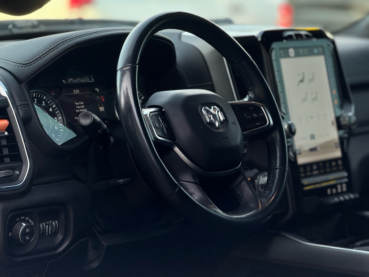 RAM 1500 Laramie 4x4 Crew Cab 5'7" Box 2022