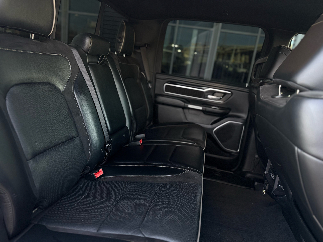 RAM 1500 Laramie 4x4 Crew Cab 5'7" Box 2022