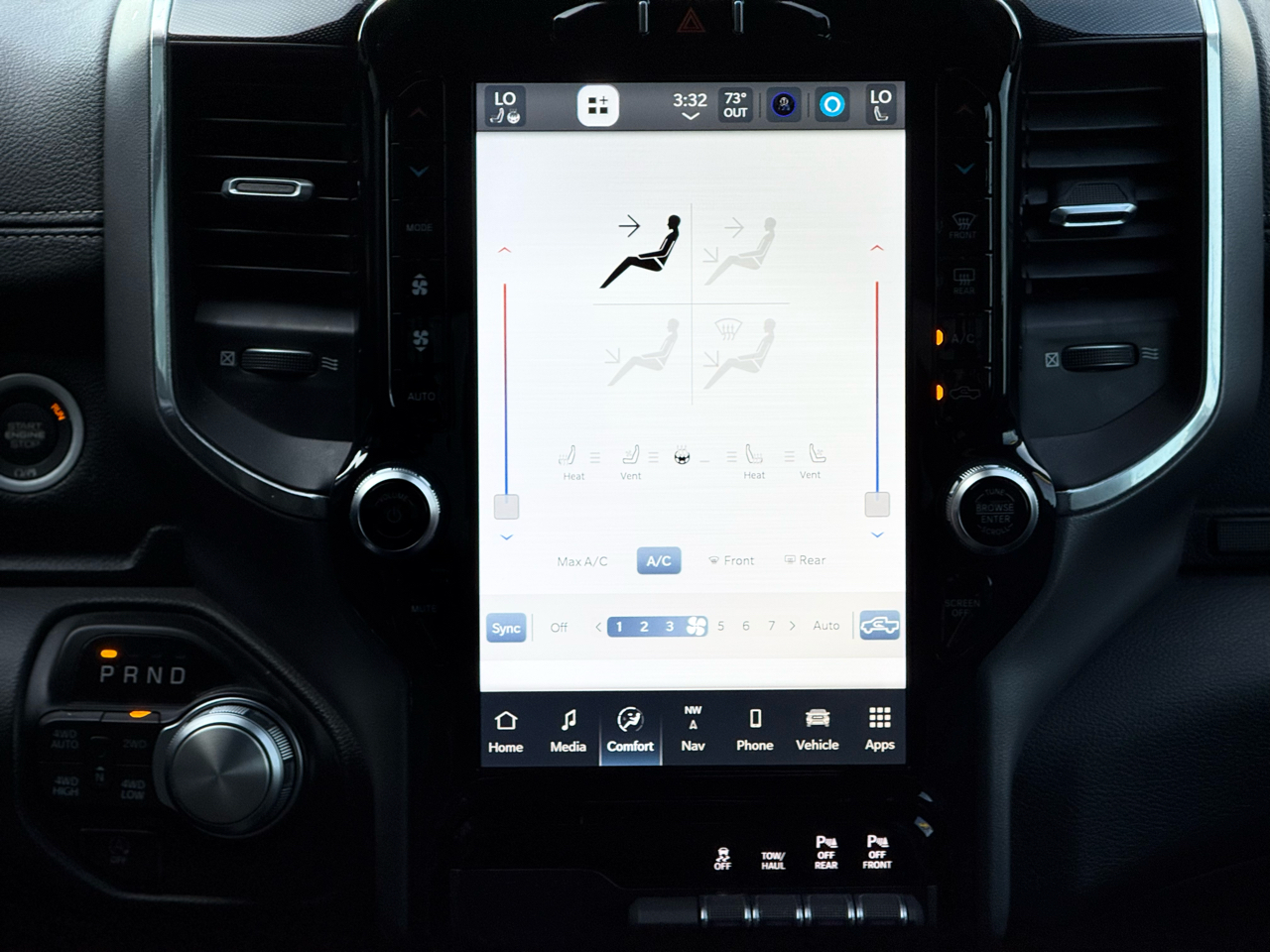 RAM 1500 Laramie 4x4 Crew Cab 5'7" Box 2022