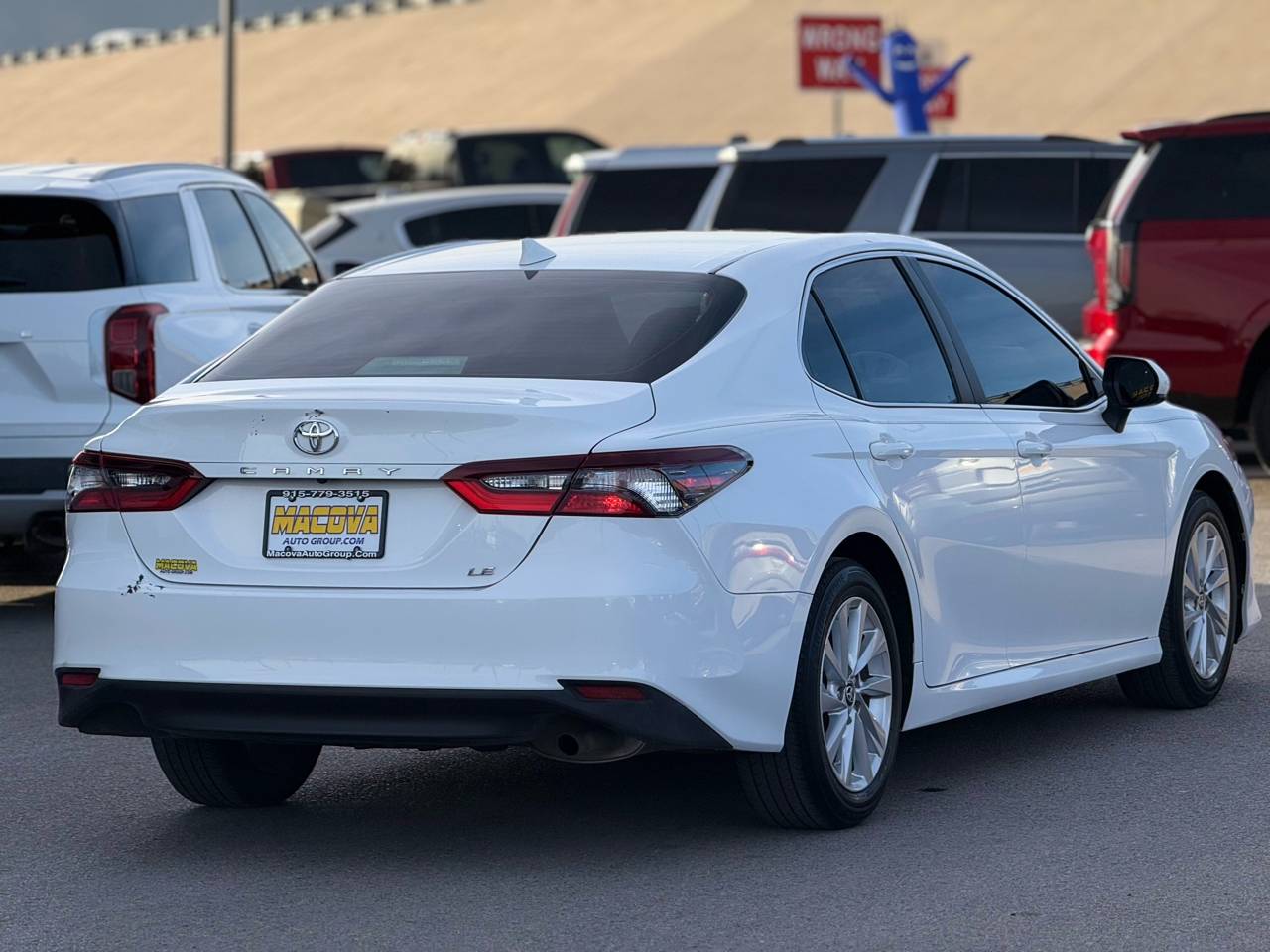 Toyota Camry LE Auto (Natl) 2021