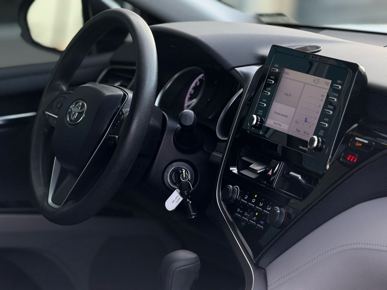 Toyota Camry LE Auto (Natl) 2021