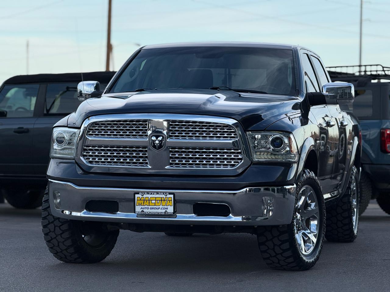 RAM 1500 Laramie 4x4 Crew Cab 5'7" Box 2017