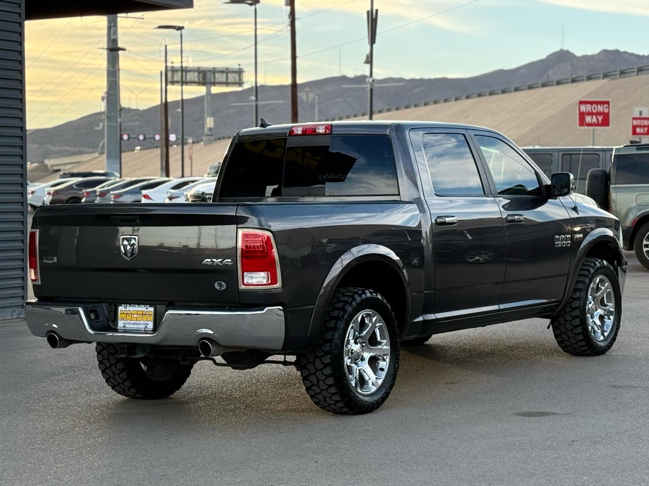 RAM 1500 Laramie 4x4 Crew Cab 5'7" Box 2017