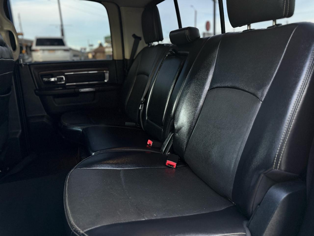 RAM 1500 Laramie 4x4 Crew Cab 5'7" Box 2017