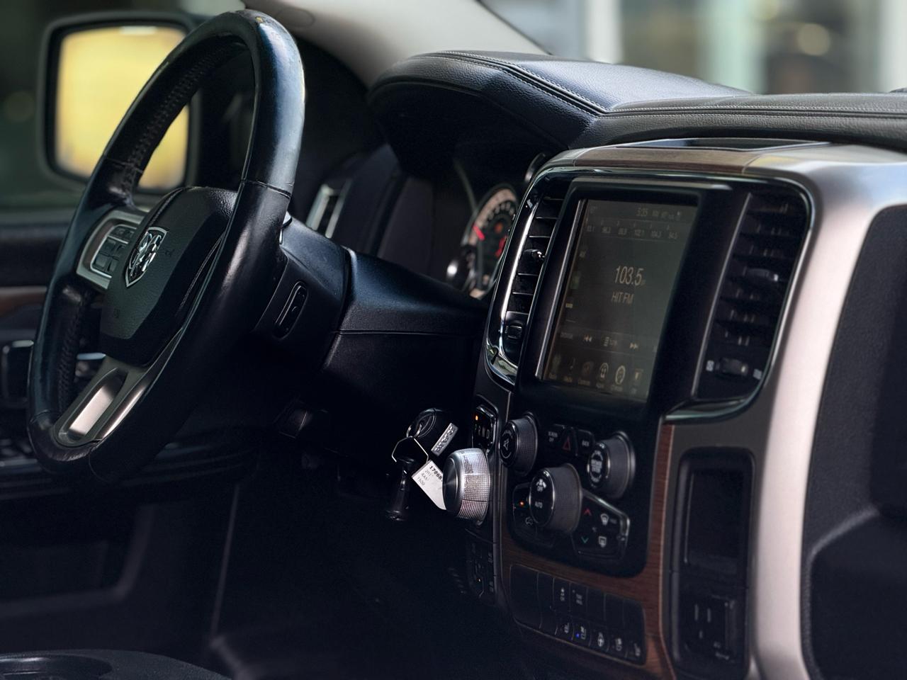 RAM 1500 Laramie 4x4 Crew Cab 5'7" Box 2017