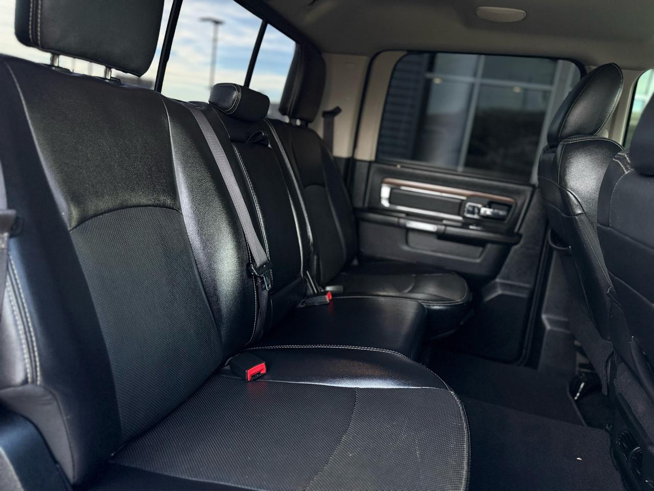 RAM 1500 Laramie 4x4 Crew Cab 5'7" Box 2017