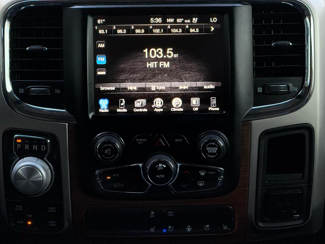 RAM 1500 Laramie 4x4 Crew Cab 5'7" Box 2017