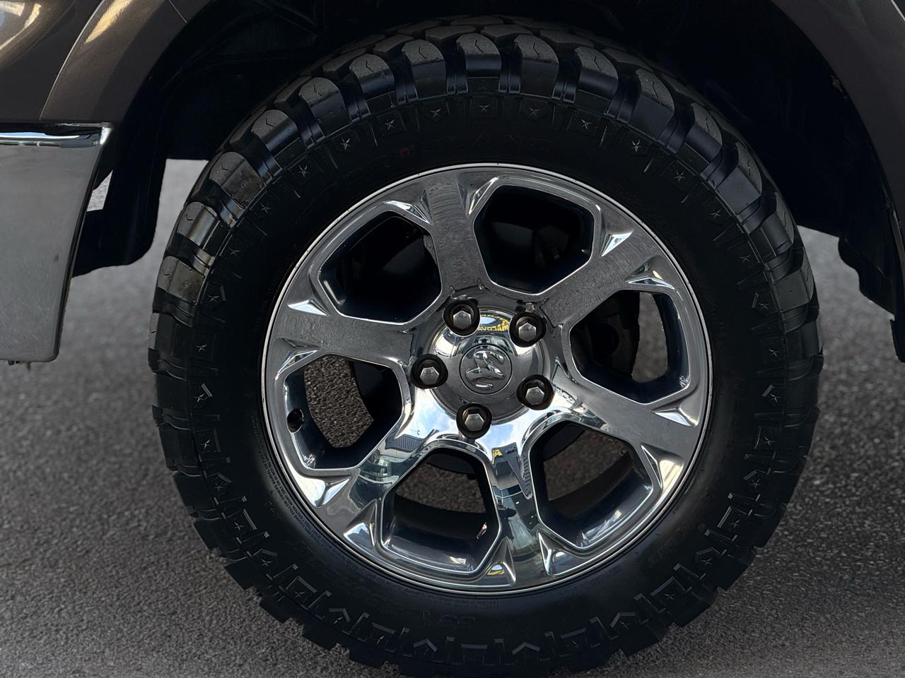 RAM 1500 Laramie 4x4 Crew Cab 5'7" Box 2017