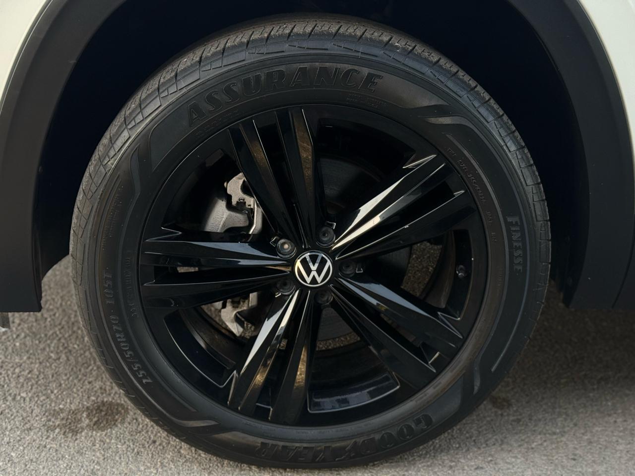 Volkswagen Atlas Cross Sport 2.0T SEL R-Line Black 4MOTION 2023