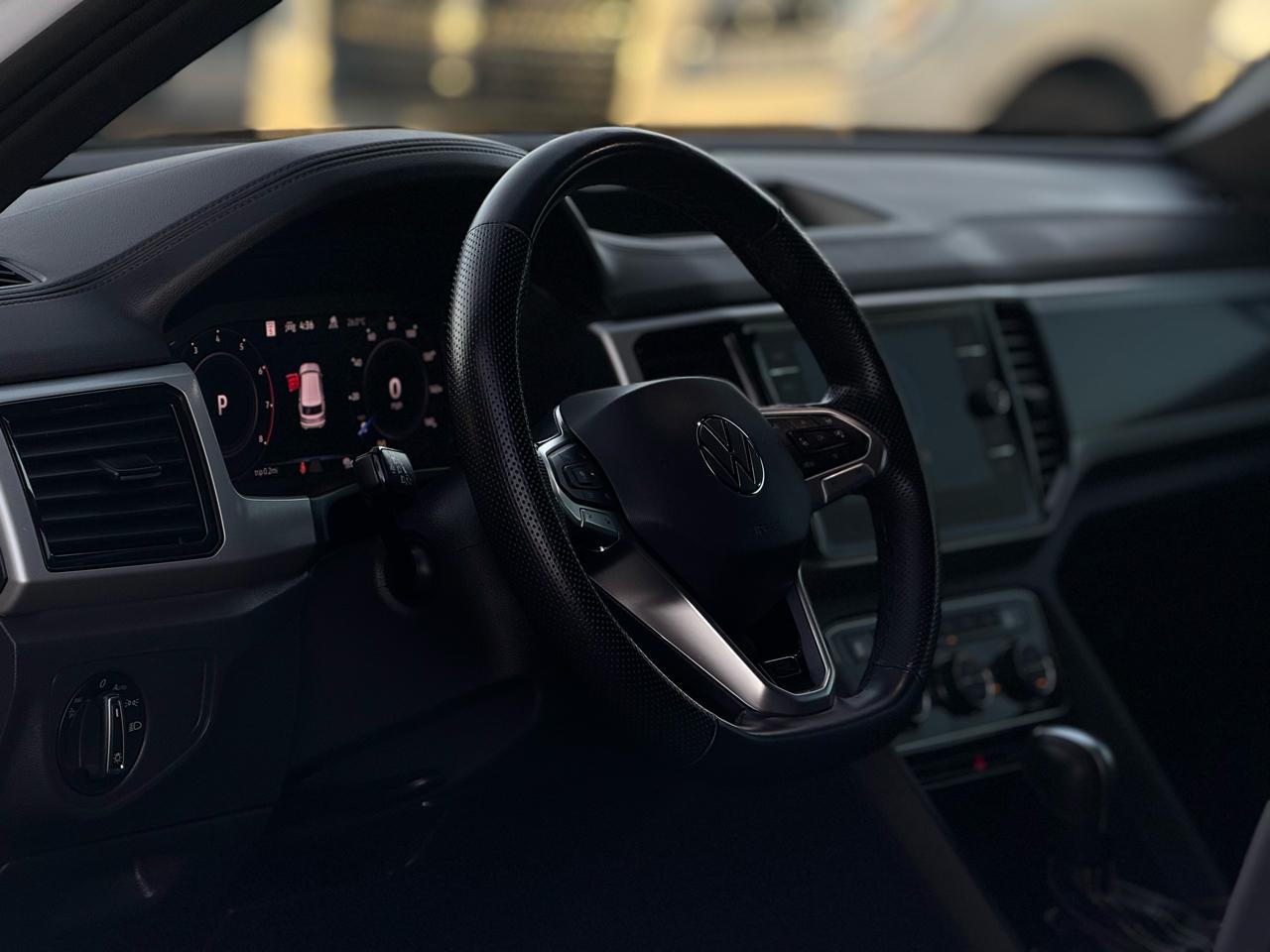 Volkswagen Atlas Cross Sport 2.0T SEL R-Line Black 4MOTION 2023