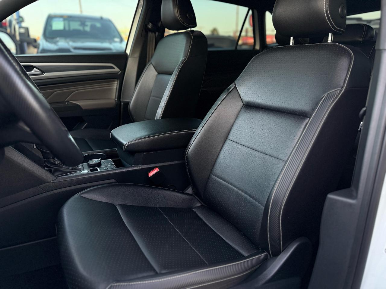 Volkswagen Atlas Cross Sport 2.0T SEL R-Line Black 4MOTION 2023