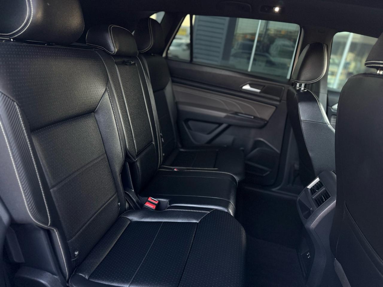 Volkswagen Atlas Cross Sport 2.0T SEL R-Line Black 4MOTION 2023