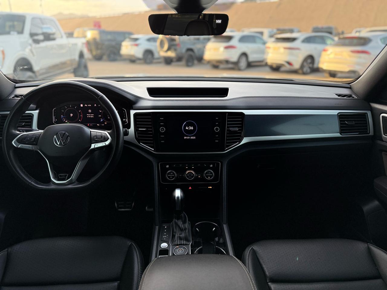 Volkswagen Atlas Cross Sport 2.0T SEL R-Line Black 4MOTION 2023