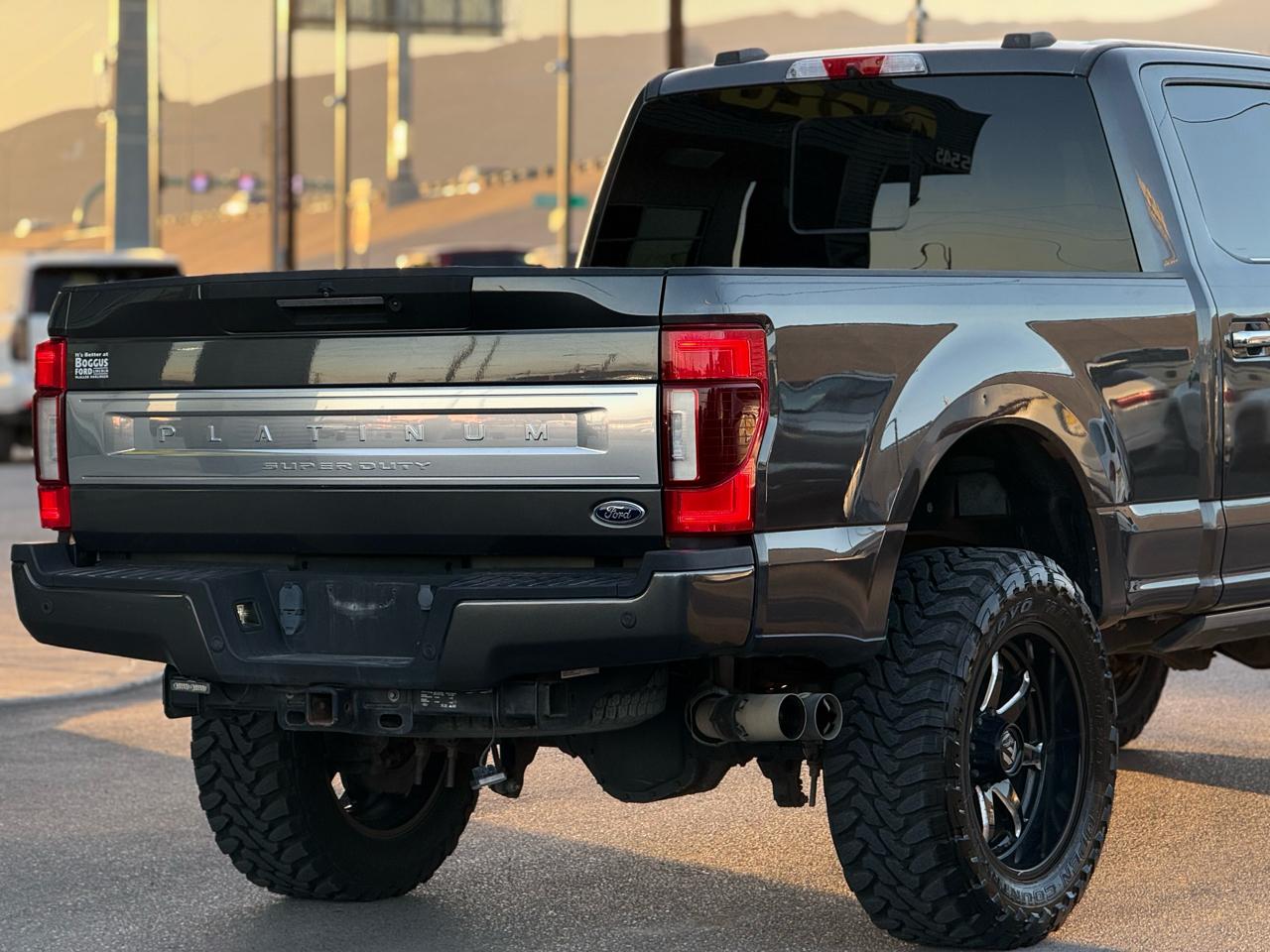 Ford Super Duty F-250 SRW Platinum 4WD Crew Cab 8' Box 2020