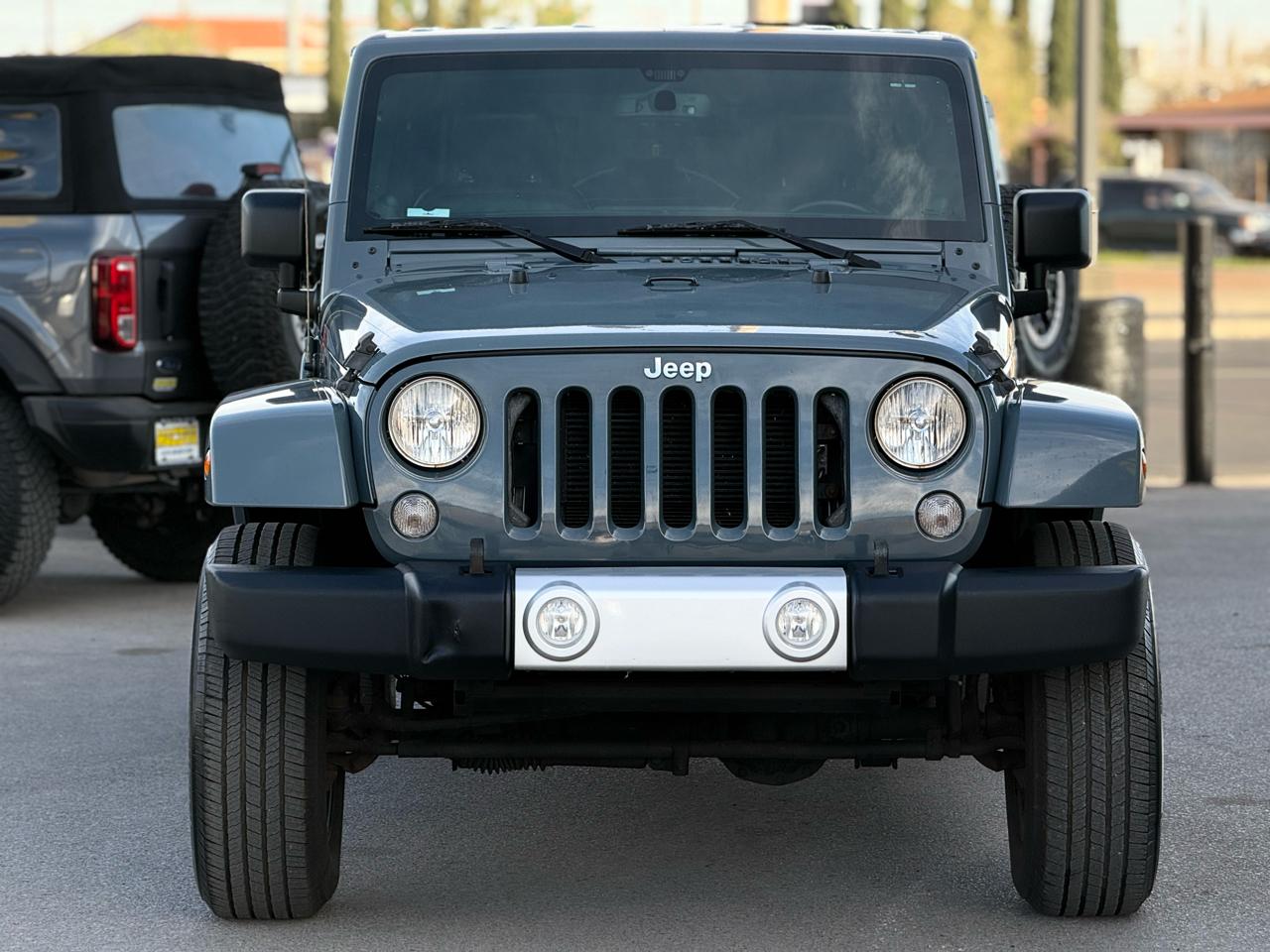 Jeep Wrangler Unlimited 4WD 4dr Sahara 2014