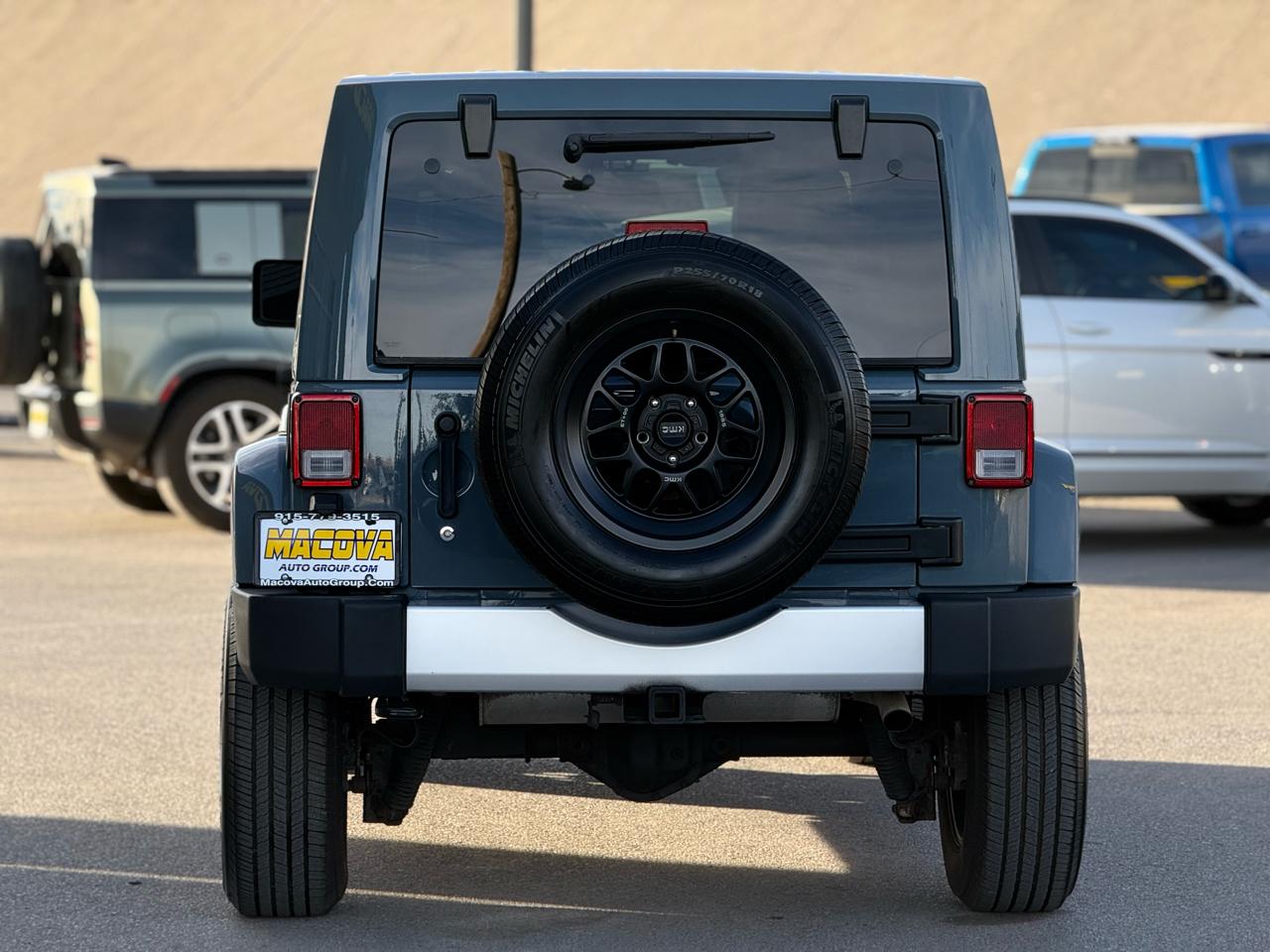 Jeep Wrangler Unlimited 4WD 4dr Sahara 2014