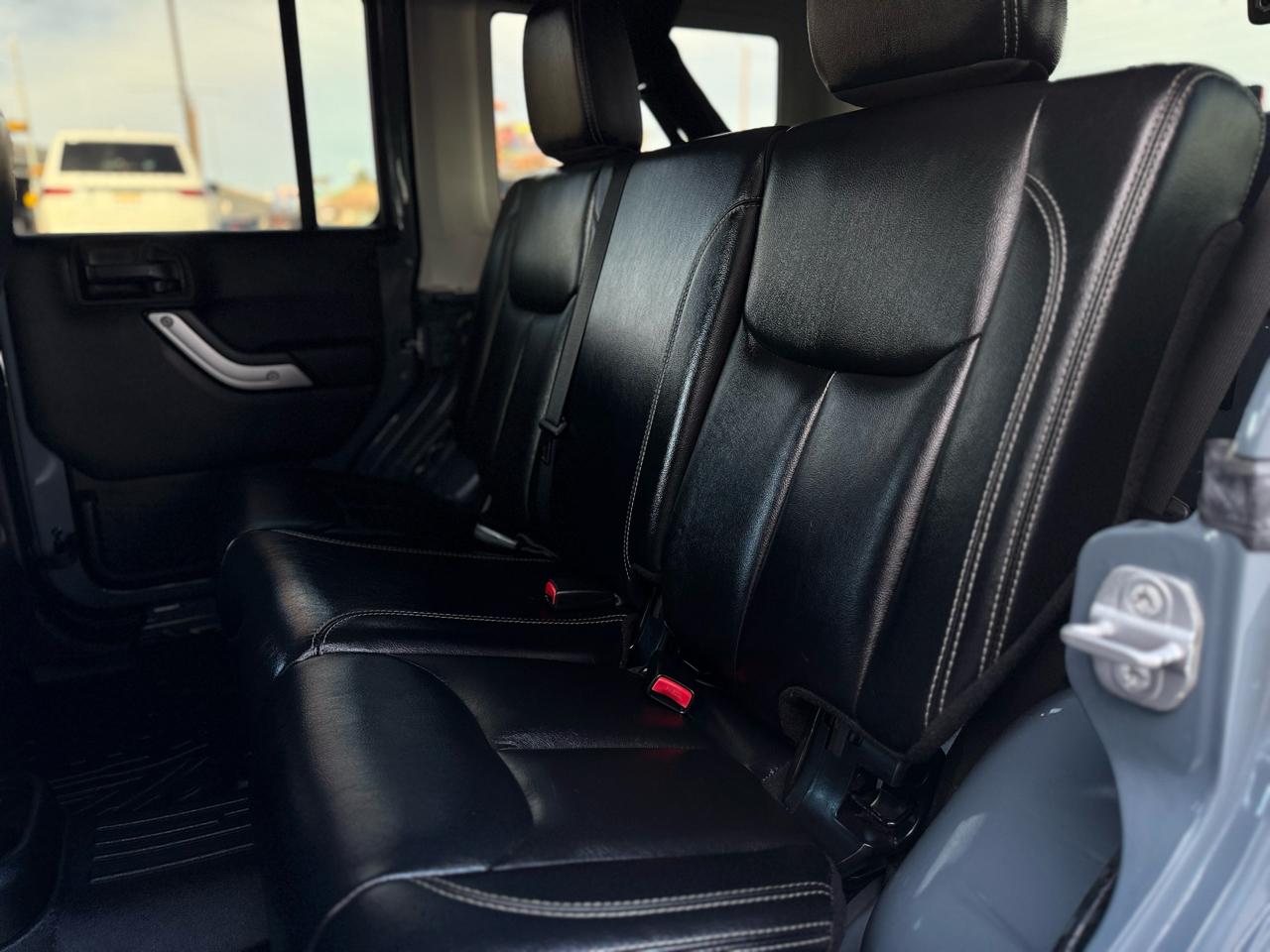 Jeep Wrangler Unlimited 4WD 4dr Sahara 2014