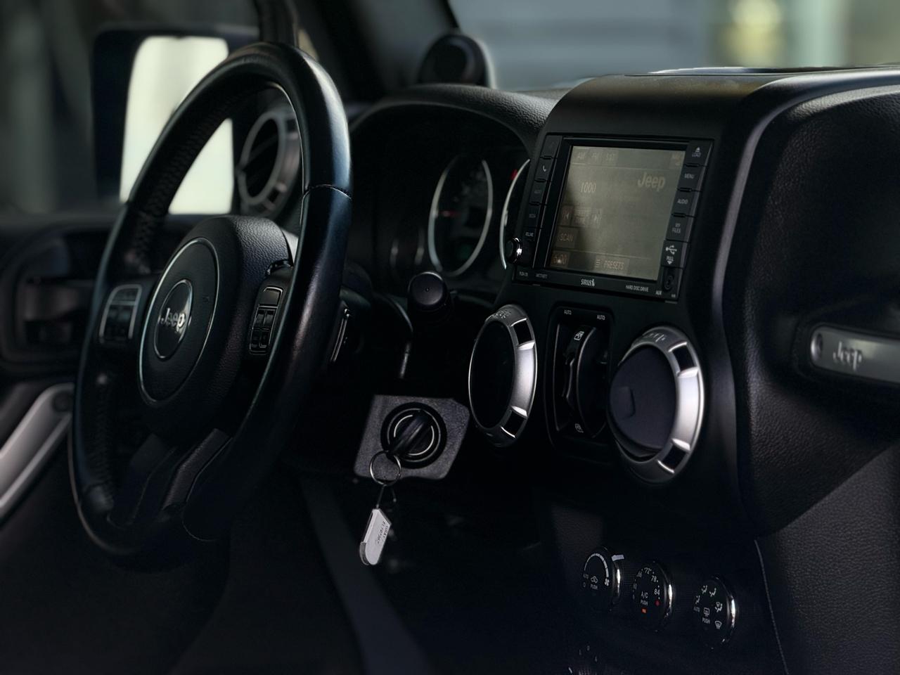 Jeep Wrangler Unlimited 4WD 4dr Sahara 2014