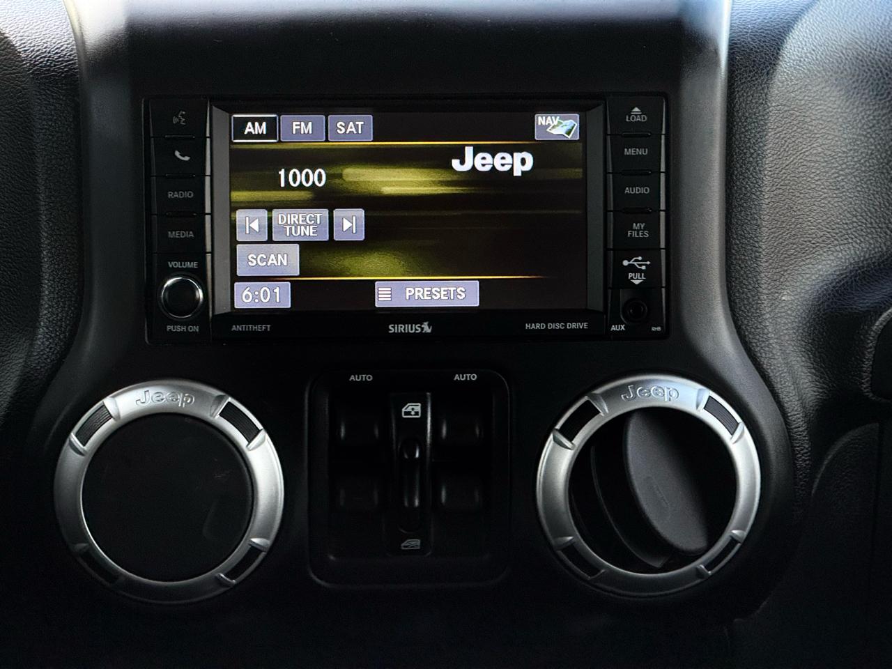 Jeep Wrangler Unlimited 4WD 4dr Sahara 2014