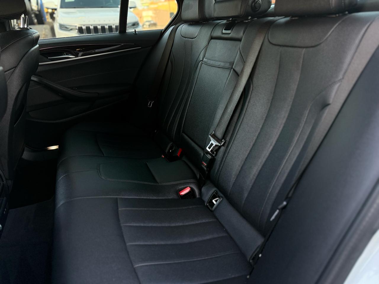 BMW 5 Series 530i Sedan 2021