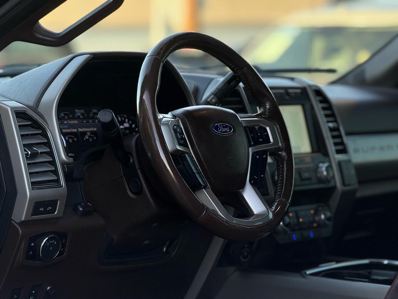 Ford Super Duty F-250 SRW King Ranch 4WD Crew Cab 8' Box 2021