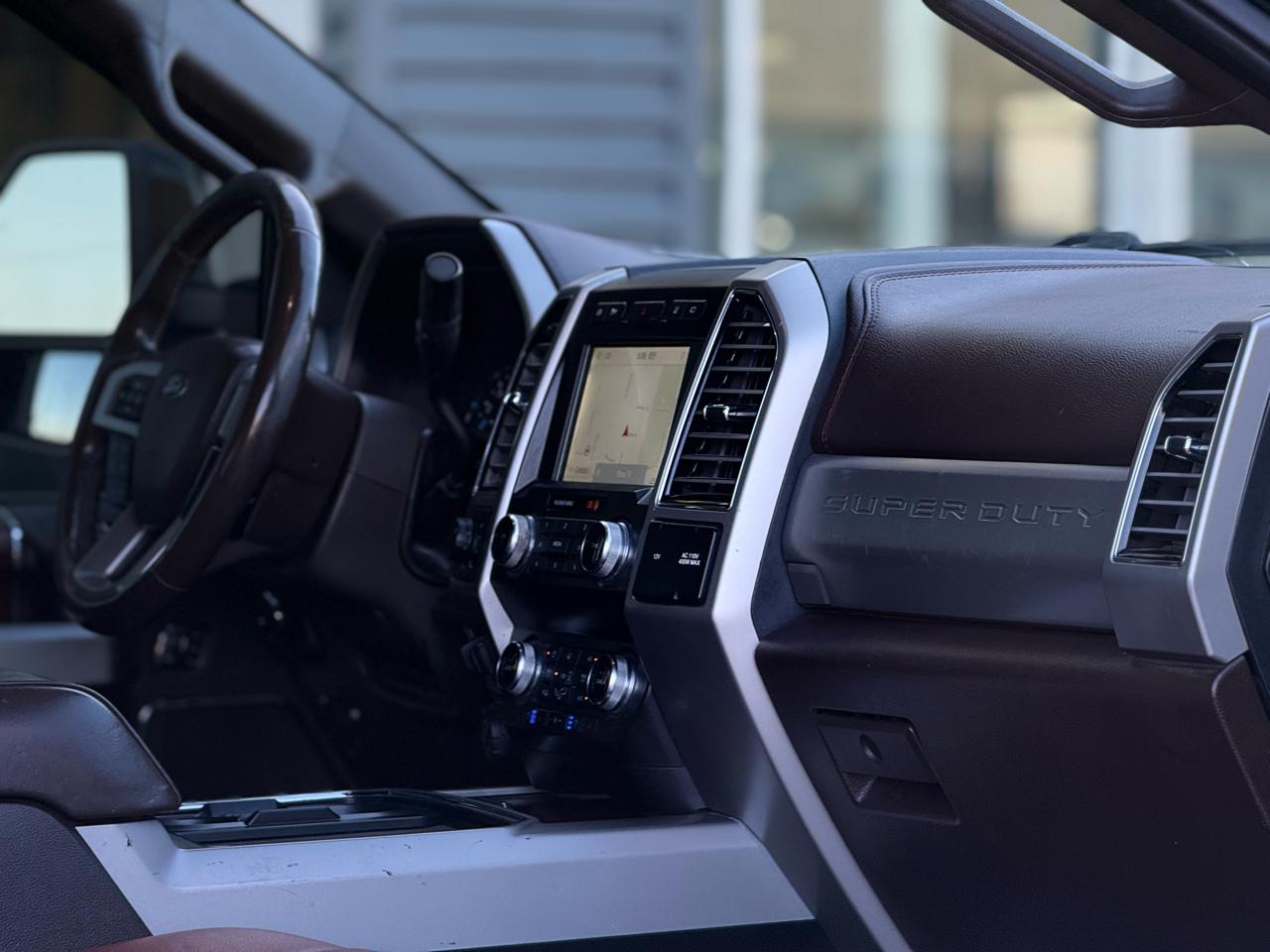 Ford Super Duty F-250 SRW King Ranch 4WD Crew Cab 8' Box 2021